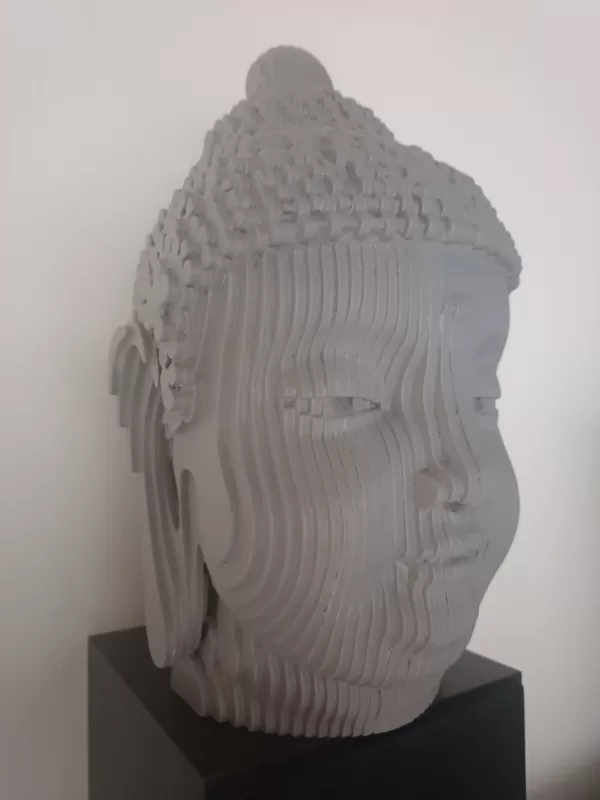 Mérete, 23 X 15 X 14 cm. 3 mm rétegelt lemezből, 51 rétegből álló lézervágott termék.
